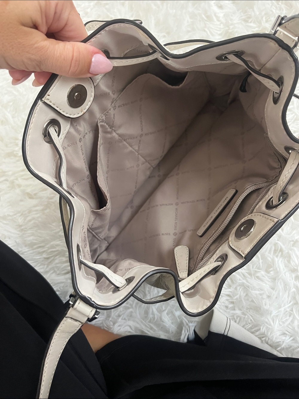 Michael Kors Off-White Pebbled Leather Drawstring Shoulder Bag - Picture 4 of 4